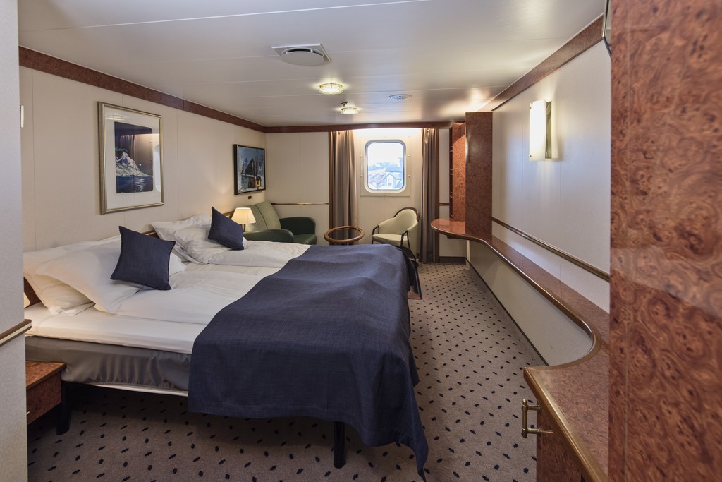 Hurtigruten MSFinnmarken Artic-Superior 2 Travellers.jpg